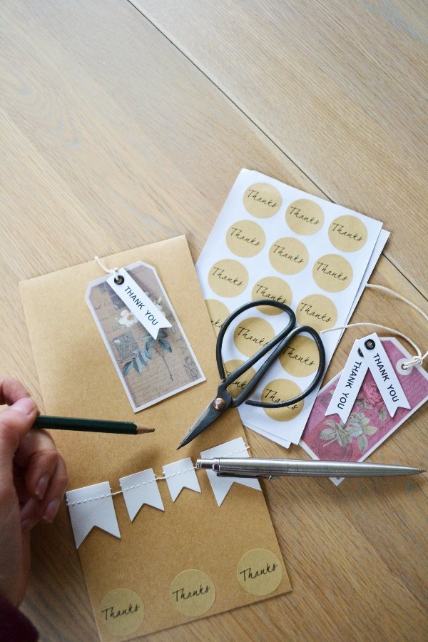 JFL018 / Paper Ribbon Garland 20966 Ranges / Cards, Wrap & Ribbon