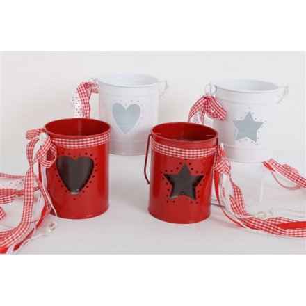 Metal Tlight holder in an assortment of 4 with heart cutouts