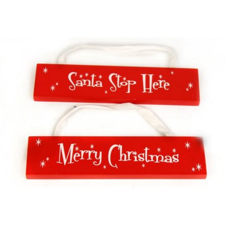 Chic wooden festive plaques in an eye catching red colour