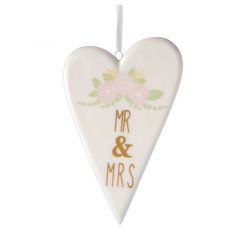 Hanging heart with pretty Mr & Mrs design