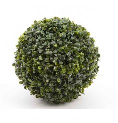 Attractive artificial boxwood ball ideal for Spring/Summer decoration.