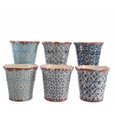 A mix of 6 hand finished terracotta planters. A must have for your potting shed!