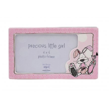  What better way to store the loving photos of your baby than in this sweet pink little photo frame. 