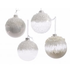  A beautiful assortment of 4 individually designed clear glass baubles, each finished with its own frosty themed look 