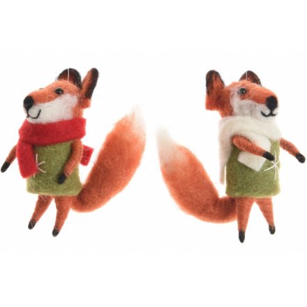 A mix of 2 adorable felt fox hanging decorations. Each has a bushy tail and a cosy winter scarf.