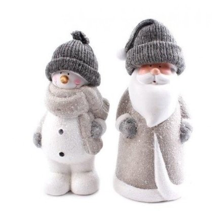 Xmas Figures With Wooly Hats 