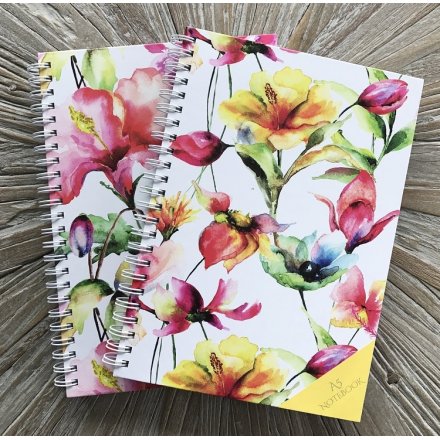  Set of 2 vintage floral themed note books. Keep your day to day lists kept on these colourful floral note pads. 