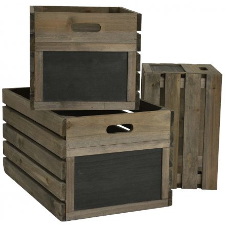 Add a chic touch to any display with this distressed set of 3 sized crates,