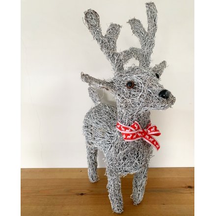 Bring a subtle rustic touch to your home decor this christmas with this adorable free standing woven reindeer