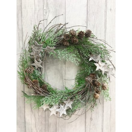 Bring a touch of the woodlands onto any front door or window space with this beautifully finished twig wreath 