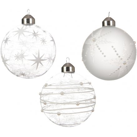  Bring a silver sparkle to any Winter Wonderland or Glitz themed tree at Christmas with this beautiful assortment of gla
