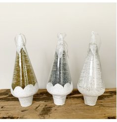 Bring a Glitzy Winter Wonderland theme to your Christmas tree displays with this chic assortment