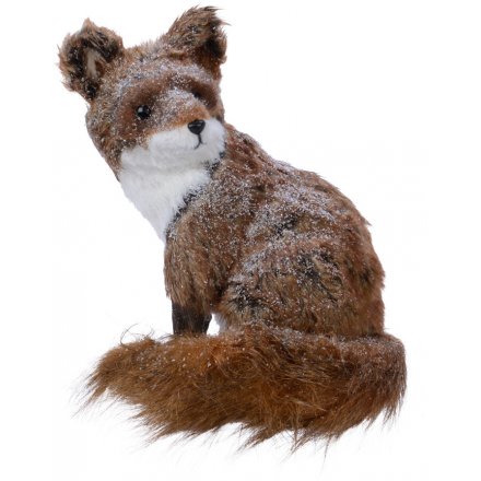 Bring an enchanting Woodland Forest feel to your home decor or displays with this beautifully finished sitting fox figur