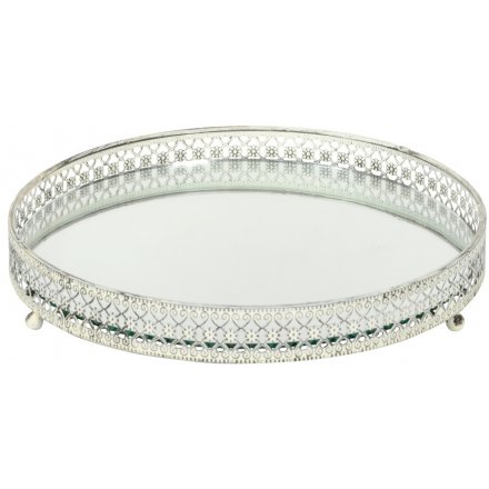 A Round Silver Mirrored Candle Tray