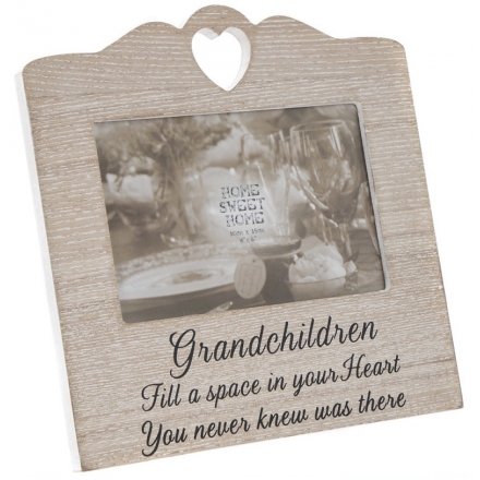  Bring a beautiful and sentimental touch to any grandparents home with this sweetly finished wooden picture frame 