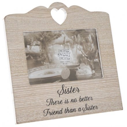  Bring a beautifully sentimental touch to any family home with this sweetly scripted wooden picture frame