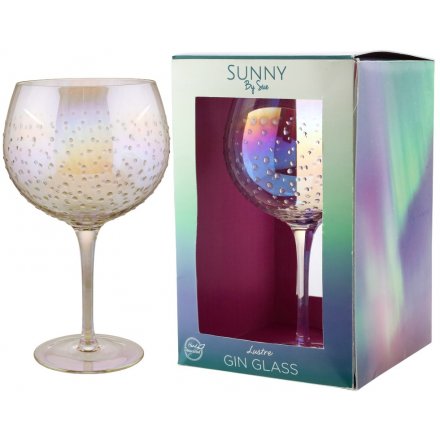 A gorgeous, long stemmed Gin Glass featuring a dewdrop effect decal and a charming rose gold tint 