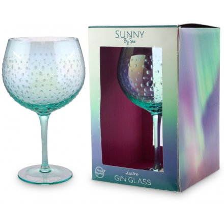  Present this long stemmed glass to any friend or family member who enjoys a G&T as a wonderful gift idea 