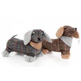  Bring a charming Country edge to your home interior with this sweet standing sausage dog doorstop 