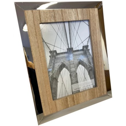  Bring a modern yet country charm feel to your home interior with this beautifully simple picture frame
