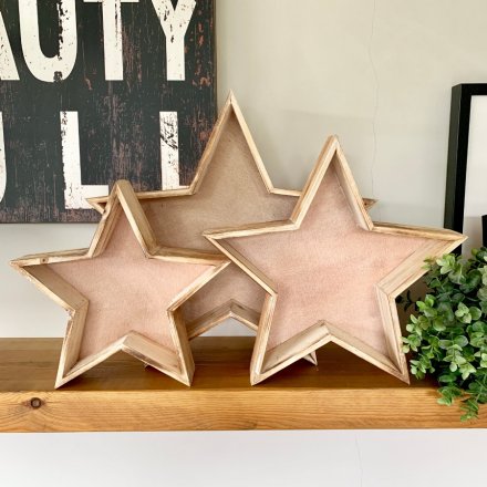 Bring a natural charm to any home interior with this set of 3 sized star trays 