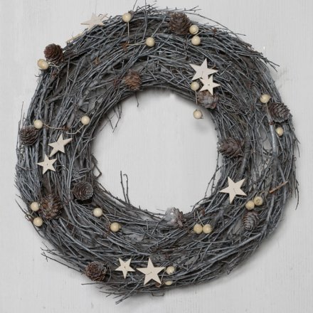 Greywashed Twig Wreath With Berries and Stars 