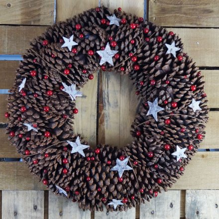 Red Berry And Star Pine Wreath 40cm