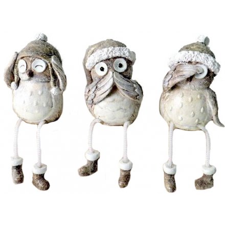 A sweet assortment of sitting resin owl decorations, perfectly complete by their long dangly legs and popular poses 