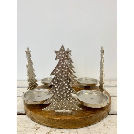 Create a statement with this stunning circular t-light holder featuring hammered aluminium trees.