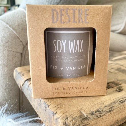   A luxury scented small soy wax candle that produces a soft slow burn with a sweet scented aroma 