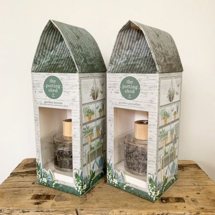 Delightful reed diffuser gift set from the Potting Shed giftware range in Garden Breeze or Garden Paradise scents