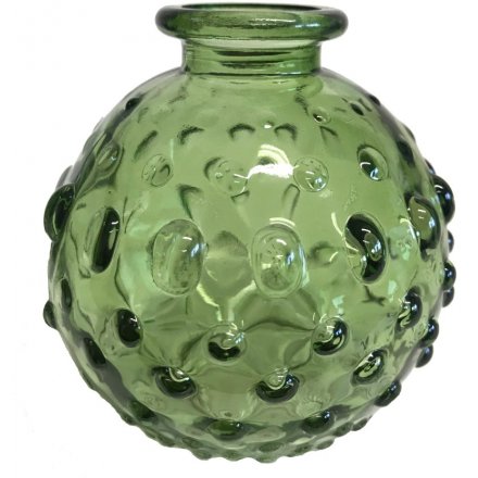  Set with a charming green colouring, this glass vase also features a rounded look, collar neck and dimpled ridge 