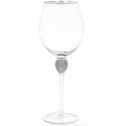 This classic Wine Glass with a Diamonte Ball feature will be sure to produce an effortless and elegant touch 