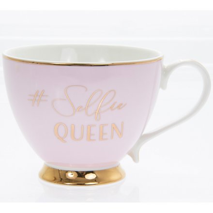 Gold Footed Mug - #Selfie Queen