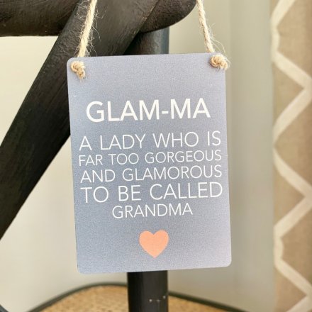 A great little gift idea to give to any loved Grandma, this mini metal sign will be sure to make them smile! 