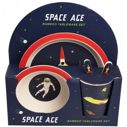  Little ones will sure to be Over The Moon at dinner time with this Eco-Friendly dinner set