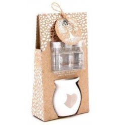  A sweetly scented range of natural oils and a heart cut oil burner from a delightful new range 