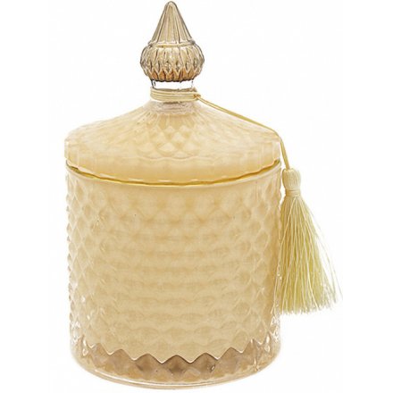  A luxe themed Soy Candle set within a diamond ridge decorated pot with added tassel feature 