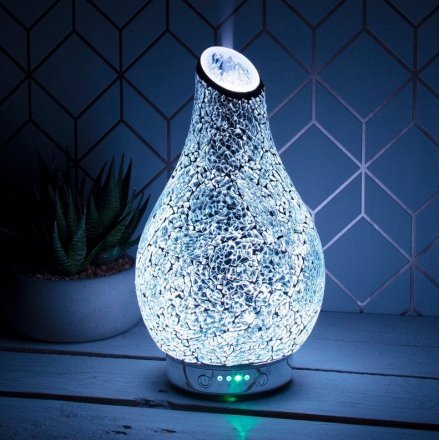  Decorated with a gorgeous Silver Mosaic Decal, this Humidifier also features a calming colour changing LED fitting insi