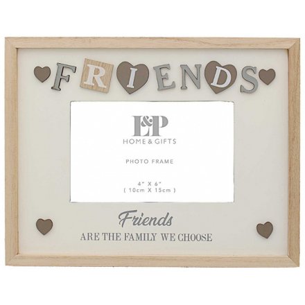 Complete with a natural wooden charm, this picture frame features a sentimental scripted text decal 