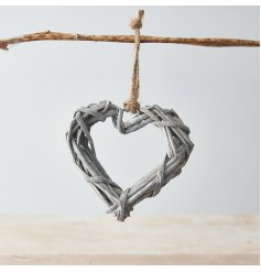 Wall hanging rattan heart with white wash and jute hanger 