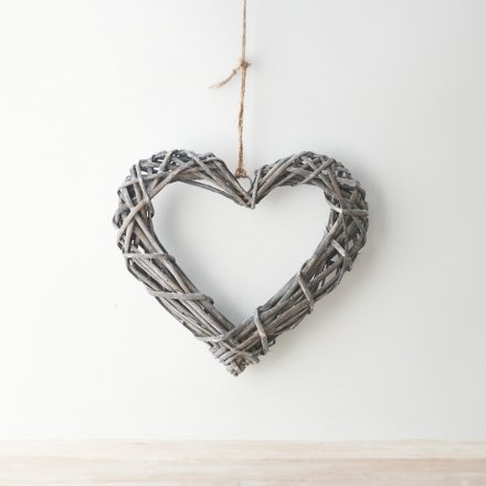 Wall hanging rattan heart with white wash and jute hanger 