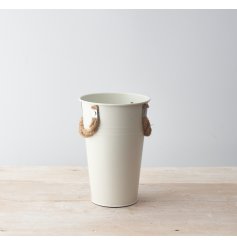 A rustic living flower bucket in cream. Complete with chunky rope handles.