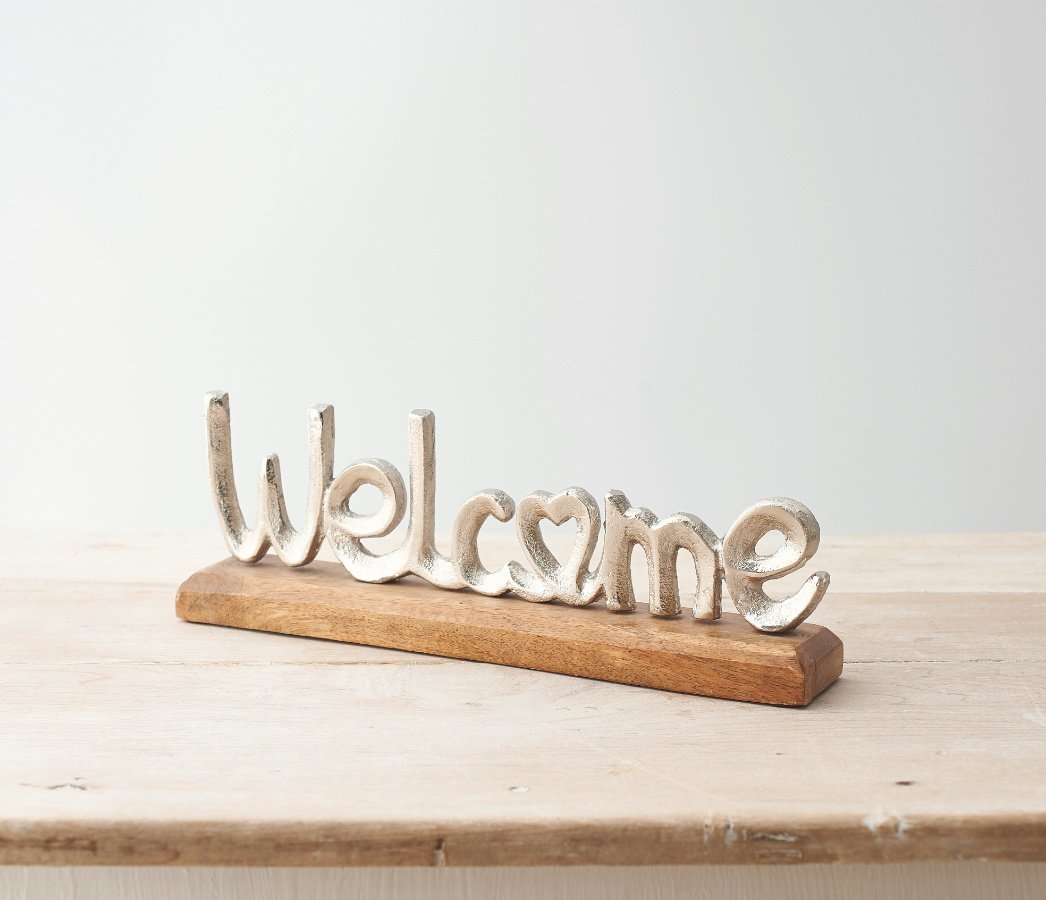  A rustic inspired welcome decoration with a textured surface finish.