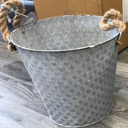 White Washed Embossed Bucket, 23cm 
