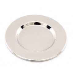 A simple and chic decorative Charger Plate, perfect for tying in with any themed table setting 