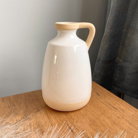  A beautifully simple themed ceramic vase set with a trendy two toned decal 