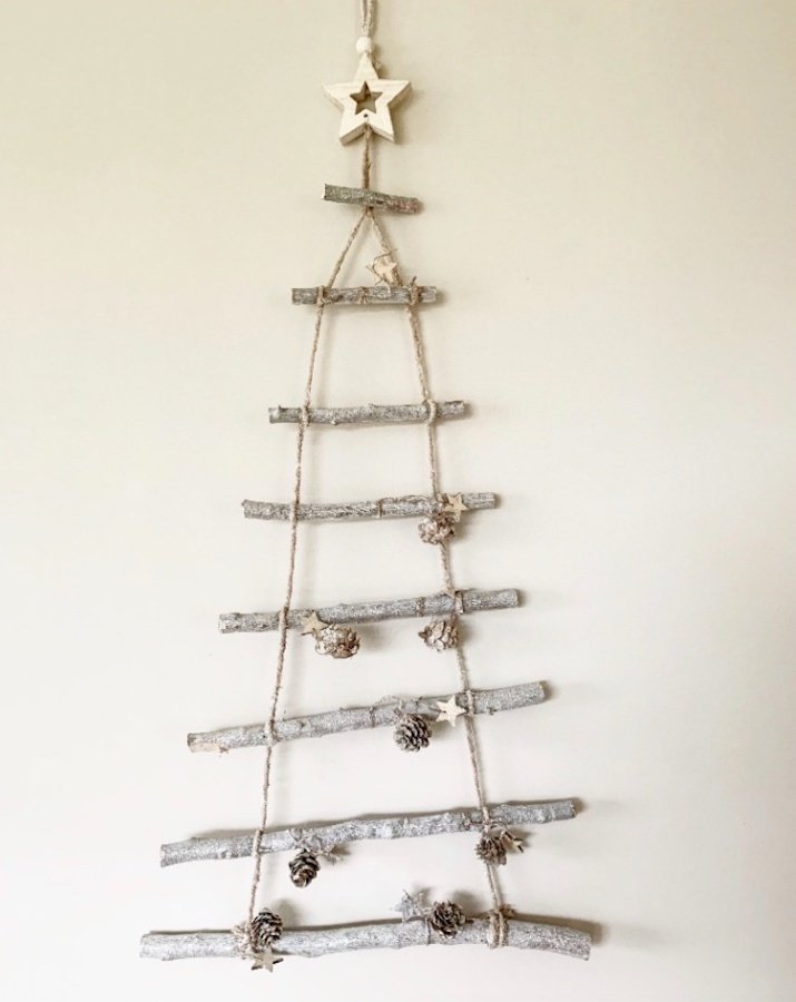 Christmas Decor Banana Bark Frill Tree Hanging (Set of 2)