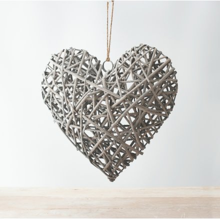  A gorgeous and stylish hanging heart wrapped in a grey wicker finish 