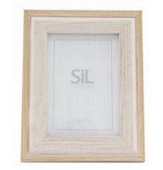  Sure to tie in with any home with a neutral colour scheme and setting